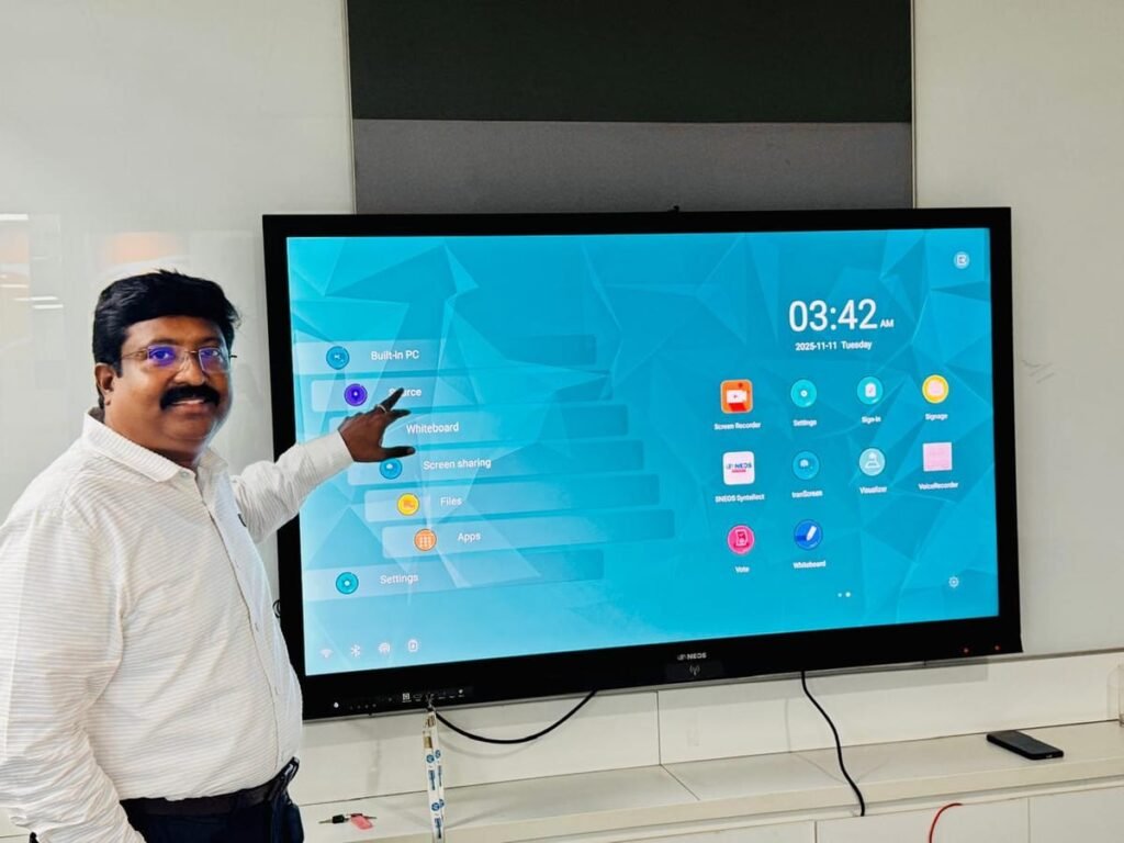 SNEOS Interactive Flat Panel